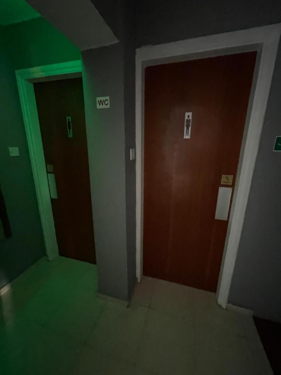Premium Hostel Marina Paphos 外观 照片