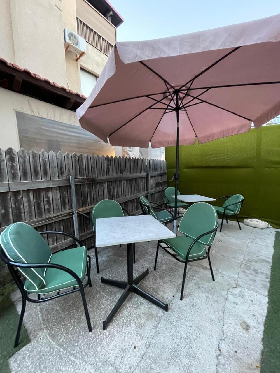 Premium Hostel Marina Paphos 外观 照片